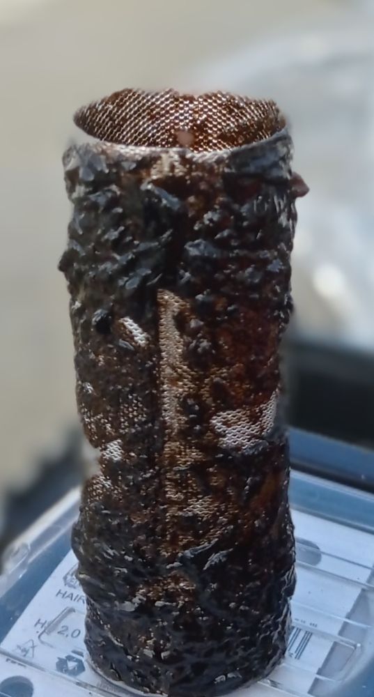 Dieselbakteerin ja mikrobikasvun aiheuttama sakka tukkii polttoainesuodattimen